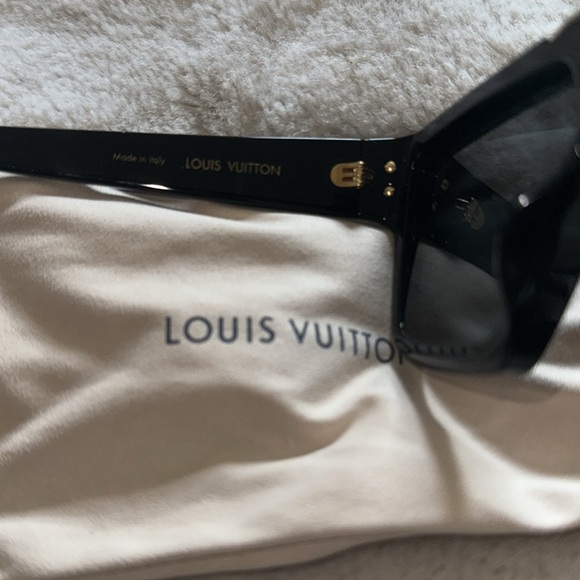 Louis Vuitton sunglasses - Picture 7 of 9